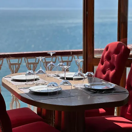 Monte Cristo Skypool 4* Sarandë